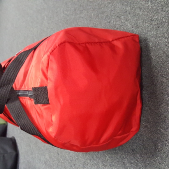 Sport duffle bag,  great for gym or traveling Made In USA. - Picture 2 of 4